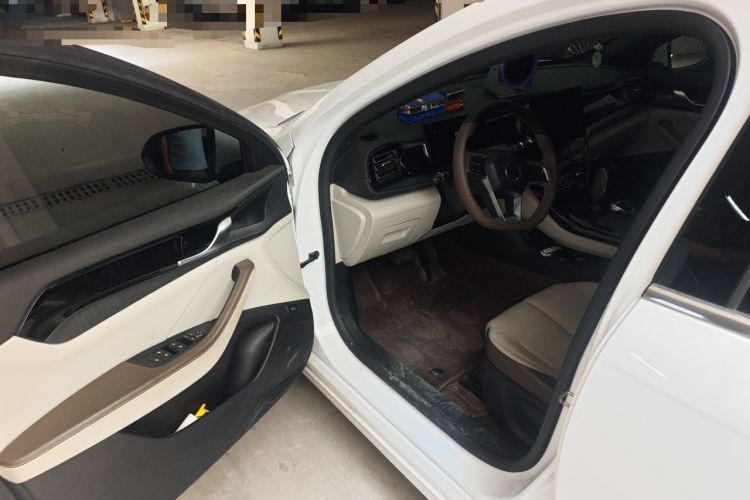 Used BYD Qin PLUS 2023 Champion Edition DM-i 55KM Leading Model Driver Seat