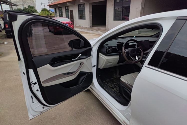 Used BYD Qin PLUS 2023 Champion Edition DM-i 55KM Leading Model Driver Seat