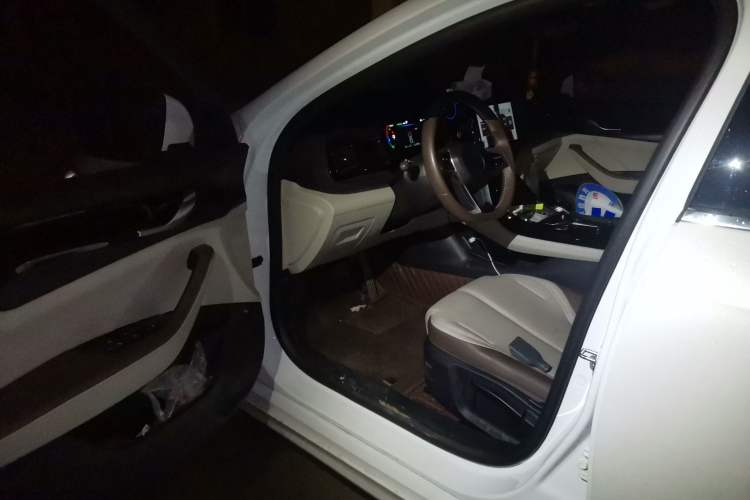 Used BYD Qin PLUS 2023 Champion Edition DM-i 55KM Leading Model Driver Seat