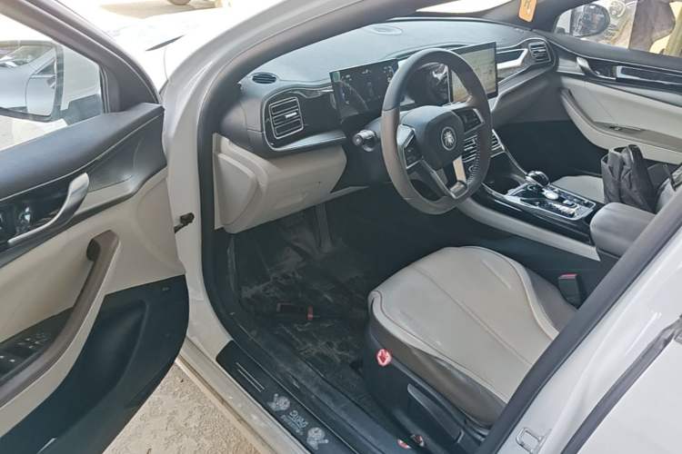 Used BYD Qin PLUS 2023 Champion Edition DM-i 120KM Leading Model Driver Seat