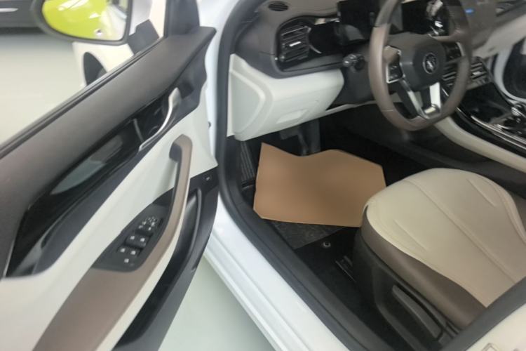 Used BYD Qin PLUS 2023 Champion Edition DM-i 55KM Leading Model Driver Seat