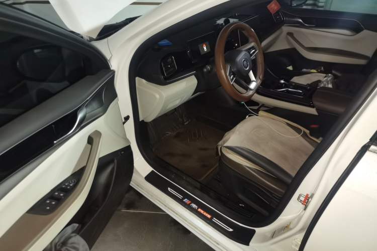 Used BYD Qin PLUS 2023 Champion Edition DM-i 120KM Leading Model Driver Seat