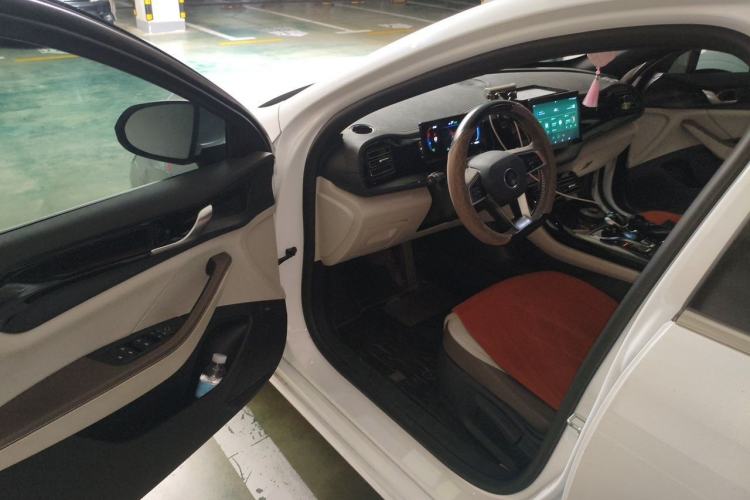 Used BYD Qin PLUS 2023 Champion Edition DM-i 55KM Leading Model Driver Seat