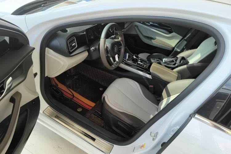 Used BYD Qin PLUS 2023 Champion Edition DM-i 120KM Leading Model Driver Seat