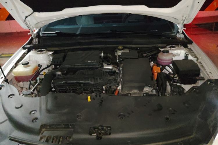 Used BYD Qin PLUS 2023 Champion Edition DM-i 120KM Leading Model Engine Bay