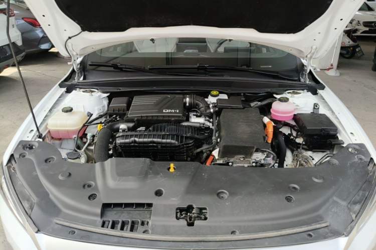 Used BYD Qin PLUS 2023 Champion Edition DM-i 120KM Leading Model Engine Bay
