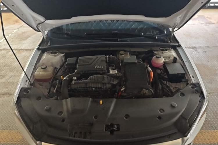 Used BYD Qin PLUS 2023 Champion Edition DM-i 120KM Beyond Model Engine Bay