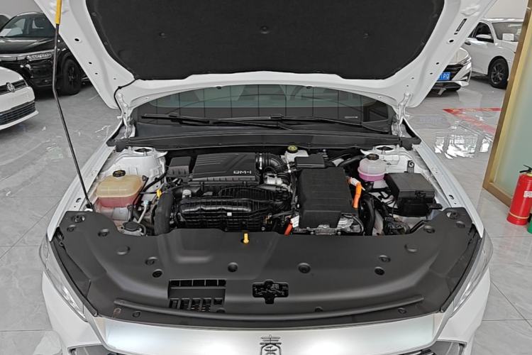 Used BYD Qin PLUS 2023 Champion Edition DM-i 55KM Leading Model Engine Bay