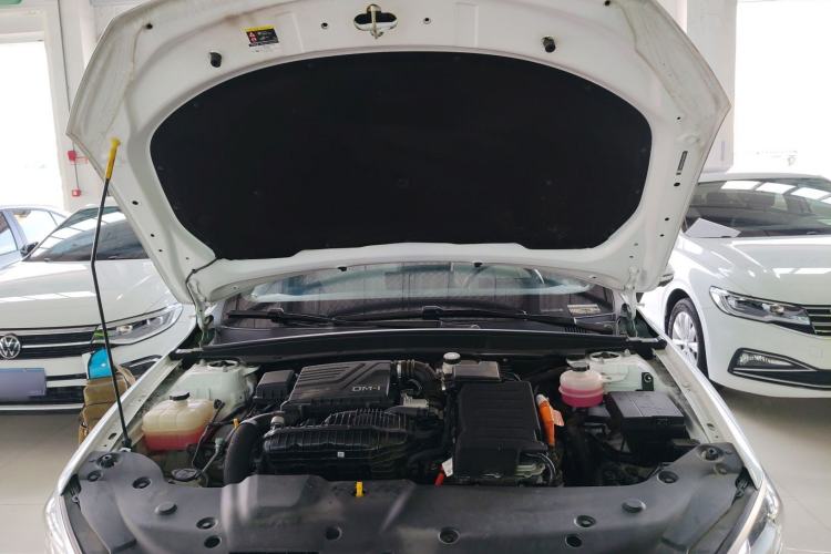 Used BYD Qin PLUS 2023 Champion Edition DM-i 120KM Beyond Model Engine Bay