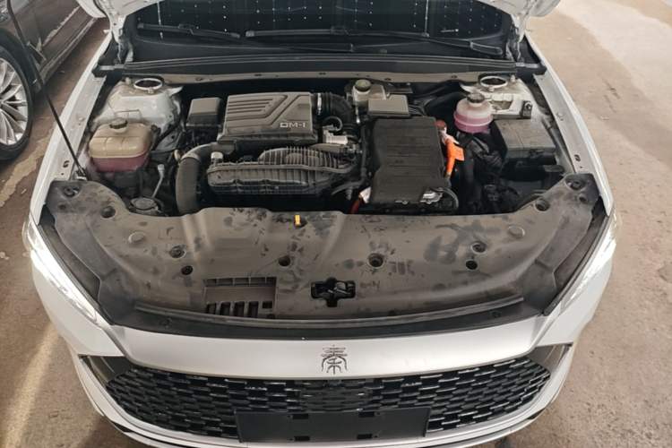 Used BYD Qin PLUS 2023 Champion Edition DM-i 120KM Beyond Model Engine Bay