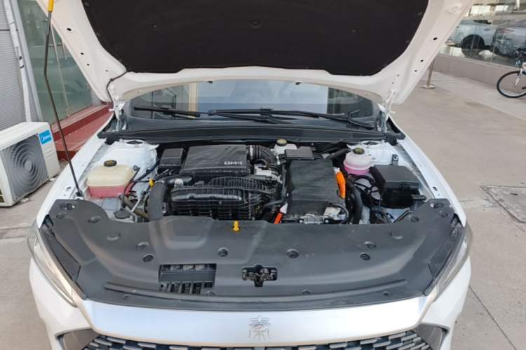 Used BYD Qin PLUS 2023 Champion Edition DM-i 120KM Leading Model Engine Bay