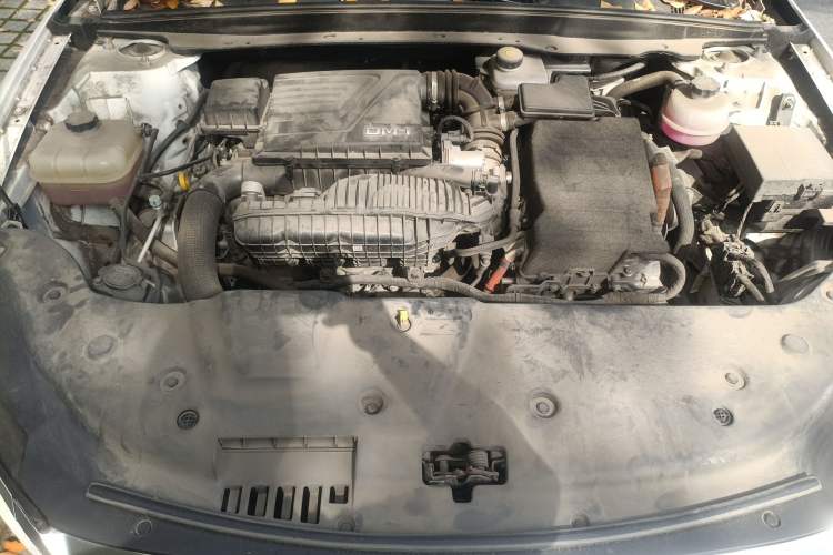 Used BYD Qin PLUS 2023 Champion Edition DM-i 120KM Beyond Model Engine Bay