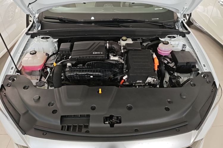 Used BYD Qin PLUS 2023 Champion Edition DM-i 120KM Beyond Model Engine Bay
