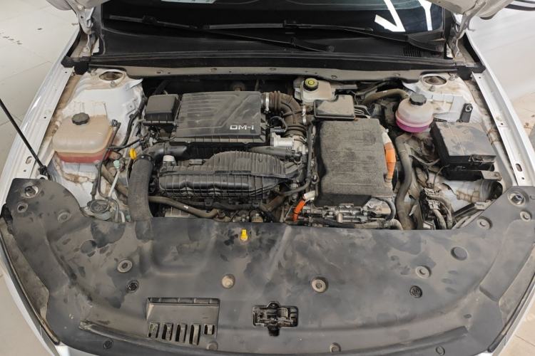 Used BYD Qin PLUS 2023 Champion Edition DM-i 120KM Leading Model Engine Bay