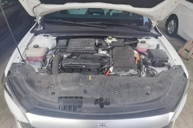 Used BYD Qin PLUS 2023 Champion Edition DM-i 55KM Leading Model Engine Bay