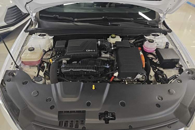 Used BYD Qin PLUS 2023 Champion Edition DM-i 55KM Leading Model Engine Bay