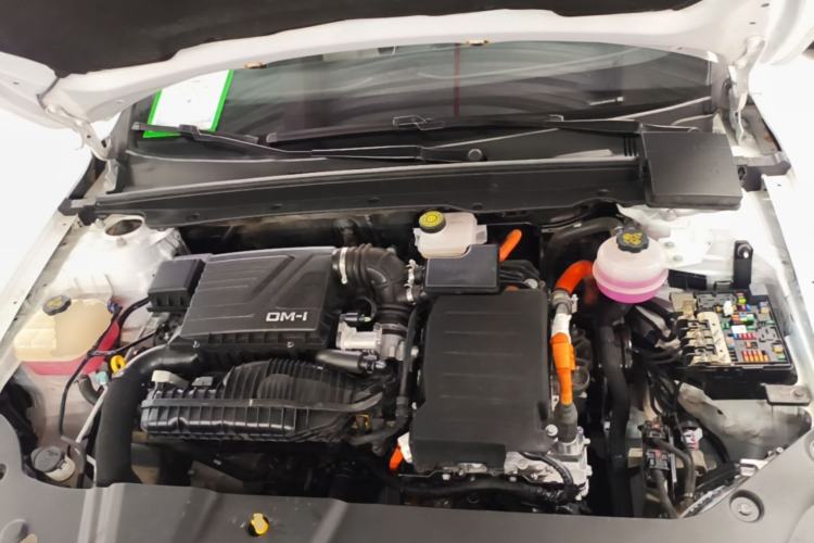 Used BYD Qin PLUS 2023 Champion Edition DM-i 55KM Leading Model Engine Bay