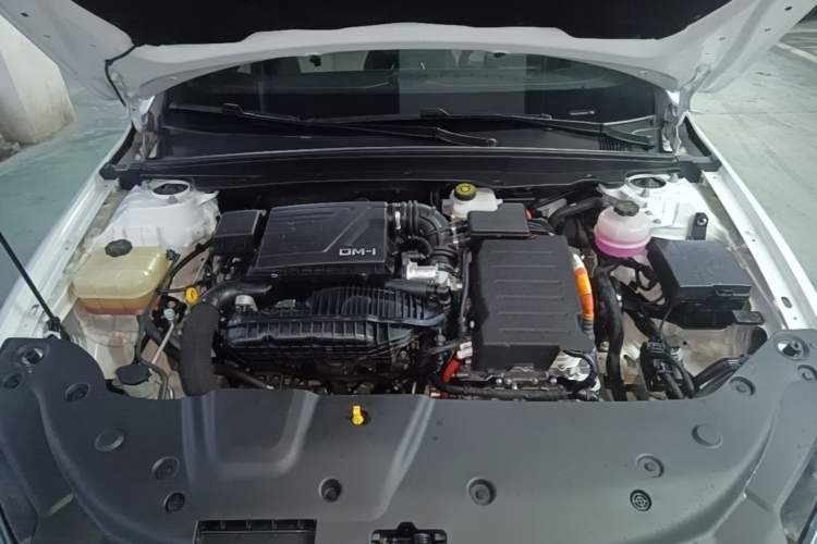 Used BYD Qin PLUS 2023 Champion Edition DM-i 55KM Leading Model Engine Bay