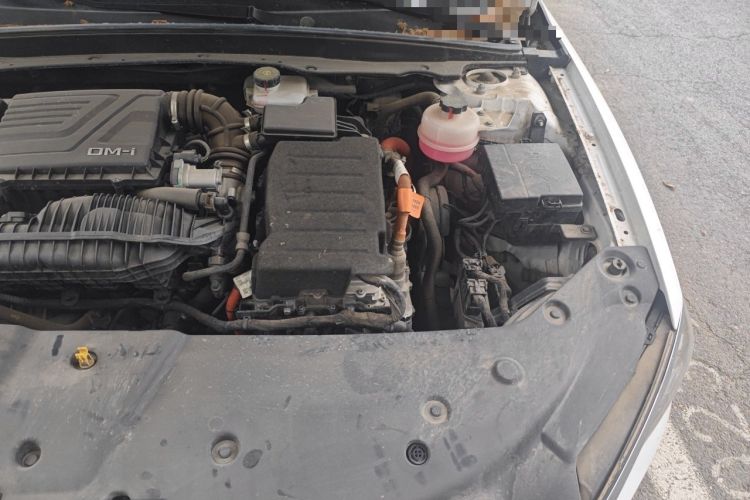 Used BYD Qin PLUS 2023 Champion Edition DM-i 120KM Leading Model Engine Bay Left