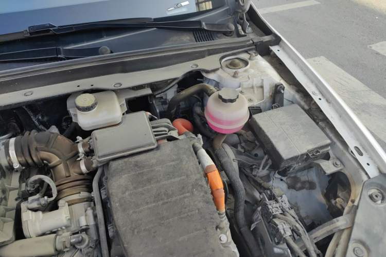 Used BYD Qin PLUS 2023 Champion Edition DM-i 120KM Excellence Model Engine Bay Left