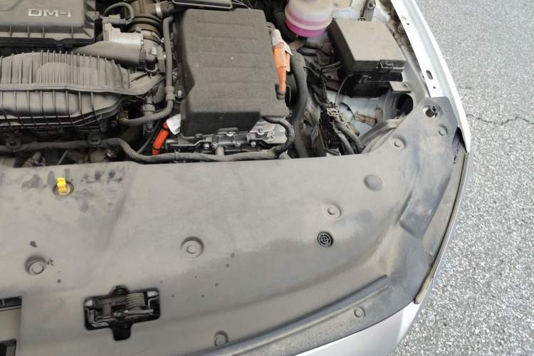 Used BYD Qin PLUS 2023 Champion Edition DM-i 55KM Leading Model Engine Bay Left