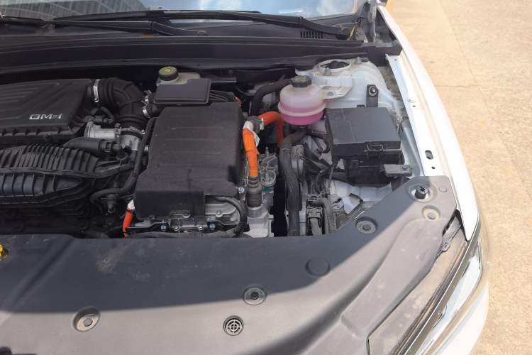 Used BYD Qin PLUS 2023 Champion Edition DM-i 120KM Beyond Model Engine Bay Left