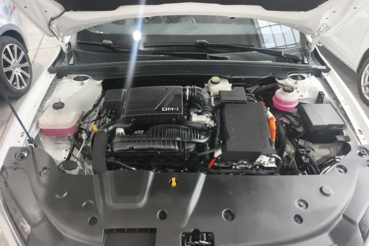 Used BYD Qin PLUS 2023 Champion Edition DM-i 120KM Beyond Model Engine Bay