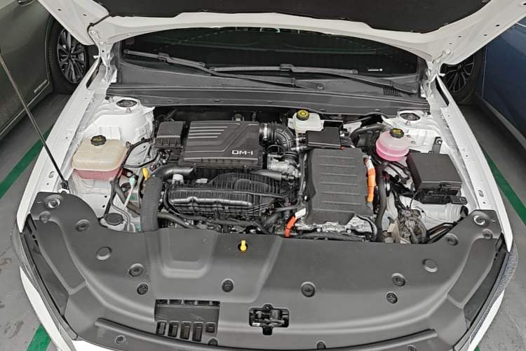 Used BYD Qin PLUS 2023 Champion Edition DM-i 120KM Leading Model Engine Bay