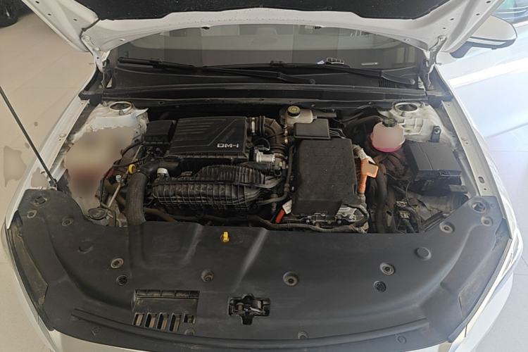 Used BYD Qin PLUS 2023 Champion Edition DM-i 120KM Beyond Model Engine Bay