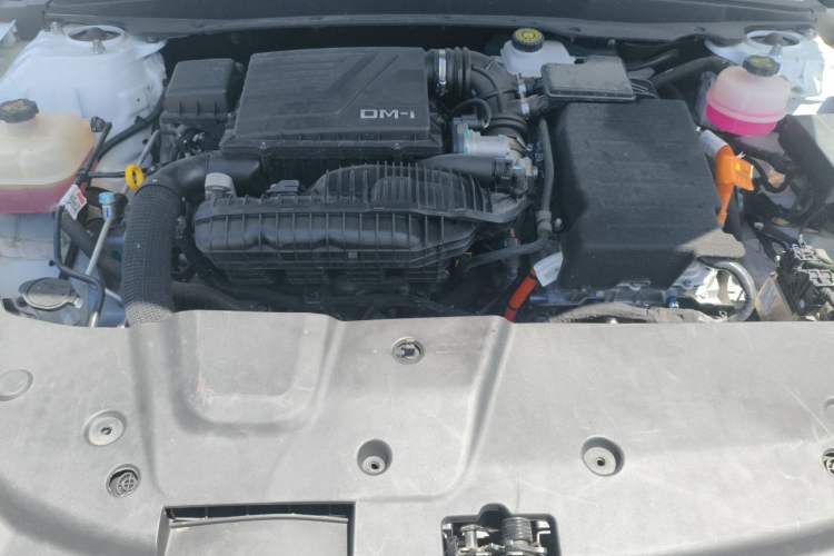 Used BYD Qin PLUS 2023 Champion Edition DM-i 120KM Leading Model Engine Bay