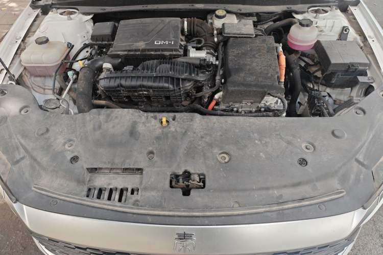 Used BYD Qin PLUS 2023 Champion Edition DM-i 120KM Leading Model Engine Bay