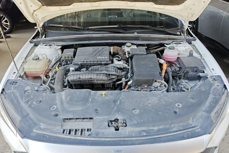 Used BYD Qin PLUS 2023 Champion Edition DM-i 120KM Leading Model Engine Bay