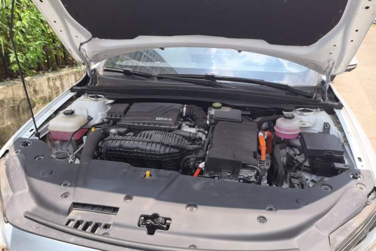 Used BYD Qin PLUS 2023 Champion Edition DM-i 120KM Beyond Model Engine Bay