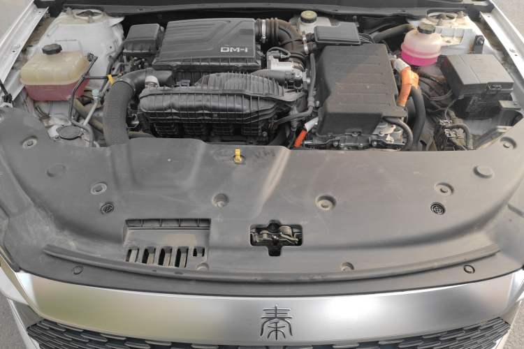 Used BYD Qin PLUS 2023 Champion Edition DM-i 55KM Leading Model Engine Bay