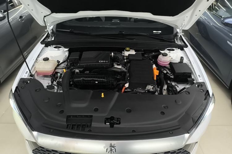 Used BYD Qin PLUS 2023 Champion Edition DM-i 120KM Beyond Model Engine Bay