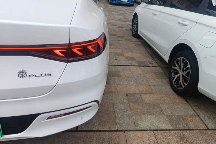 Used BYD Qin PLUS 2023 Champion Edition DM-i 55KM Leading Model Exterior 3