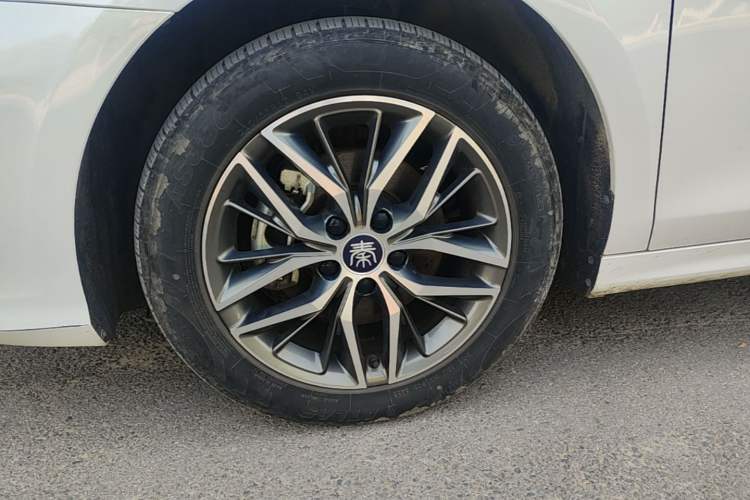 Used BYD Qin PLUS 2023 Champion Edition DM-i 120KM Leading Model Exterior 4
