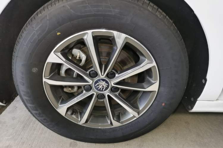 Used BYD Qin PLUS 2023 Champion Edition DM-i 55KM Leading Model Exterior 4