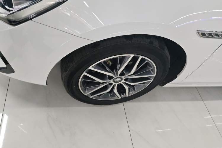 Used BYD Qin PLUS 2023 Champion Edition EV 420KM Leading Model Exterior 4