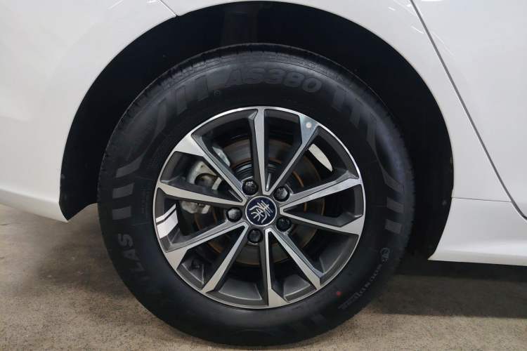 Used BYD Qin PLUS 2023 Champion Edition DM-i 55KM Leading Model Exterior 5
