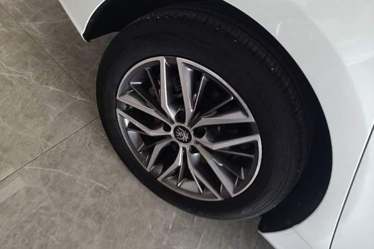 Used BYD Qin PLUS 2023 Champion Edition EV 510KM Leading Model Exterior 5