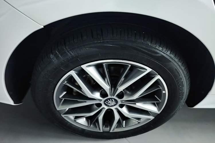 Used BYD Qin PLUS 2023 Champion Edition EV 510KM Leading Model Exterior 5