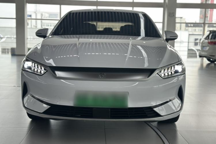 Used BYD Qin PLUS 2023 Champion Edition EV 420KM Leading Model Exterior 6