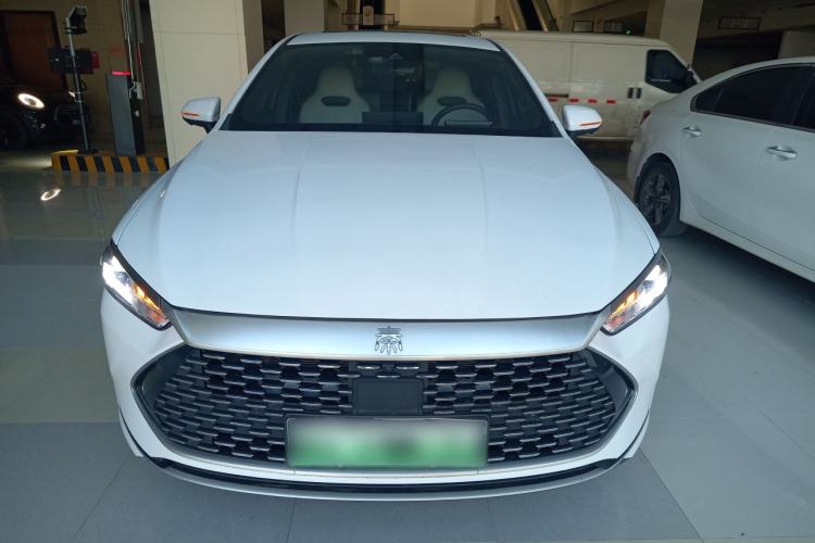 Used BYD Qin PLUS 2023 Champion Edition DM-i 120KM Excellence Model Front