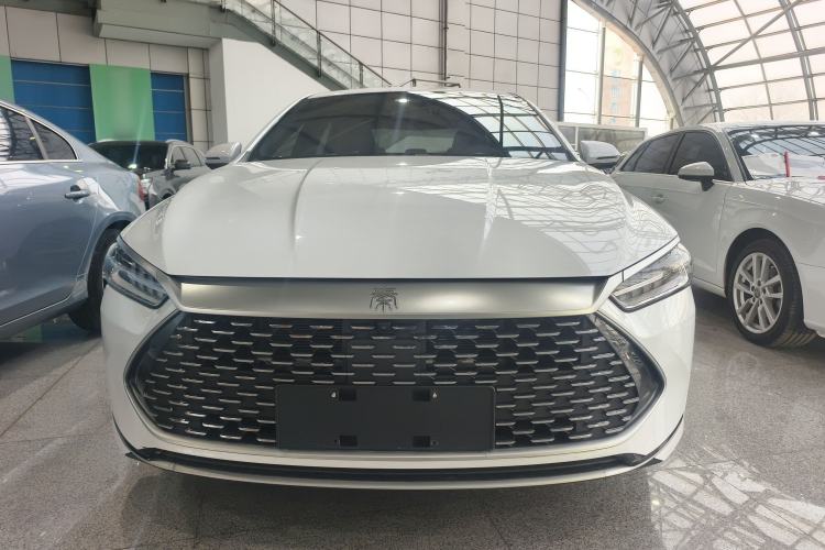 Used BYD Qin PLUS 2023 Champion Edition DM-i 120KM Beyond Model Front
