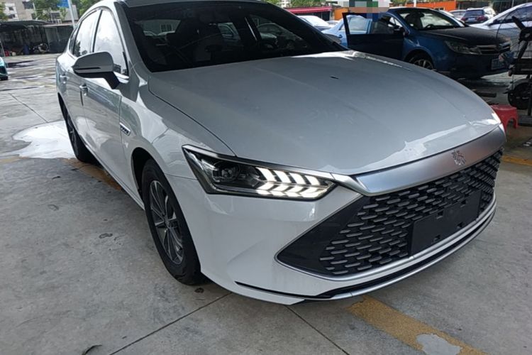Used BYD Qin PLUS 2023 Champion Edition DM-i 55KM Leading Model Front Right 45 Deg