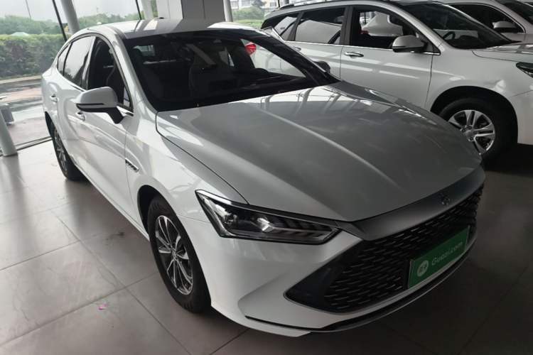 Used BYD Qin PLUS 2023 Champion Edition DM-i 55KM Leading Model Front Right 45 Deg