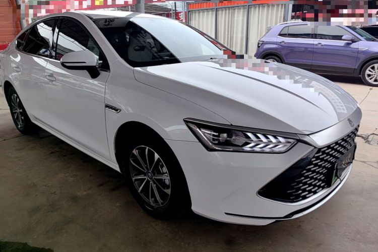 Used BYD Qin PLUS 2023 Champion Edition DM-i 55KM Leading Model Front Right 45 Deg