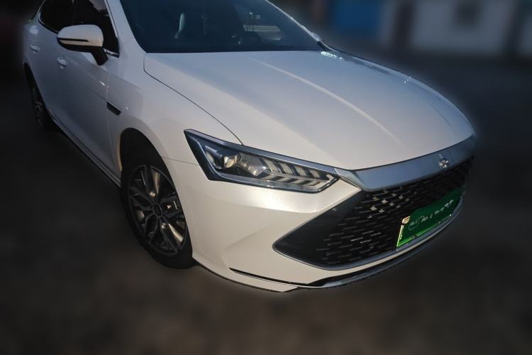 Used BYD Qin PLUS 2023 Champion Edition DM-i 120KM Excellence Model Front Right 45 Deg