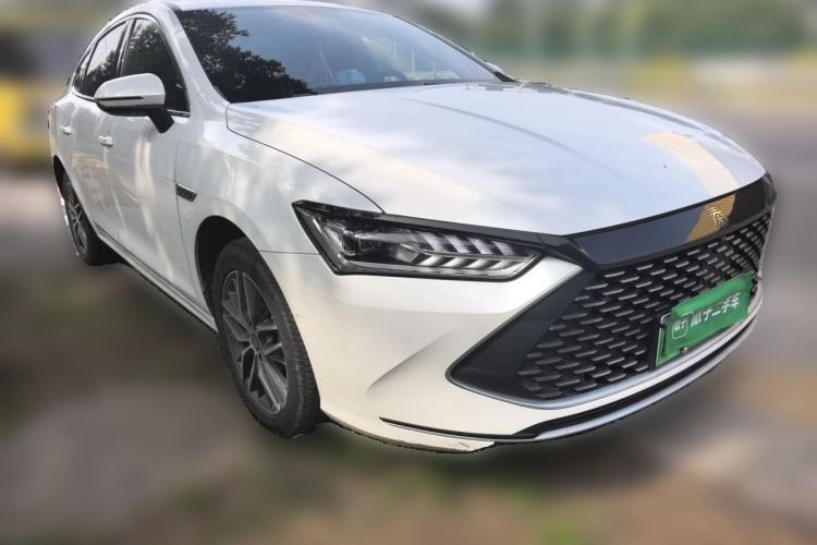 Used BYD Qin PLUS 2023 Champion Edition DM-i 120KM Leading Model Front Right 45 Deg